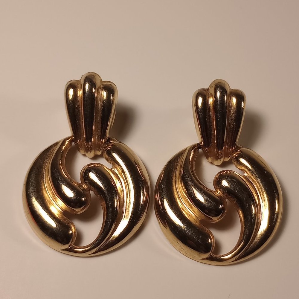 Vintage doorknocker pierced earrings gold tone